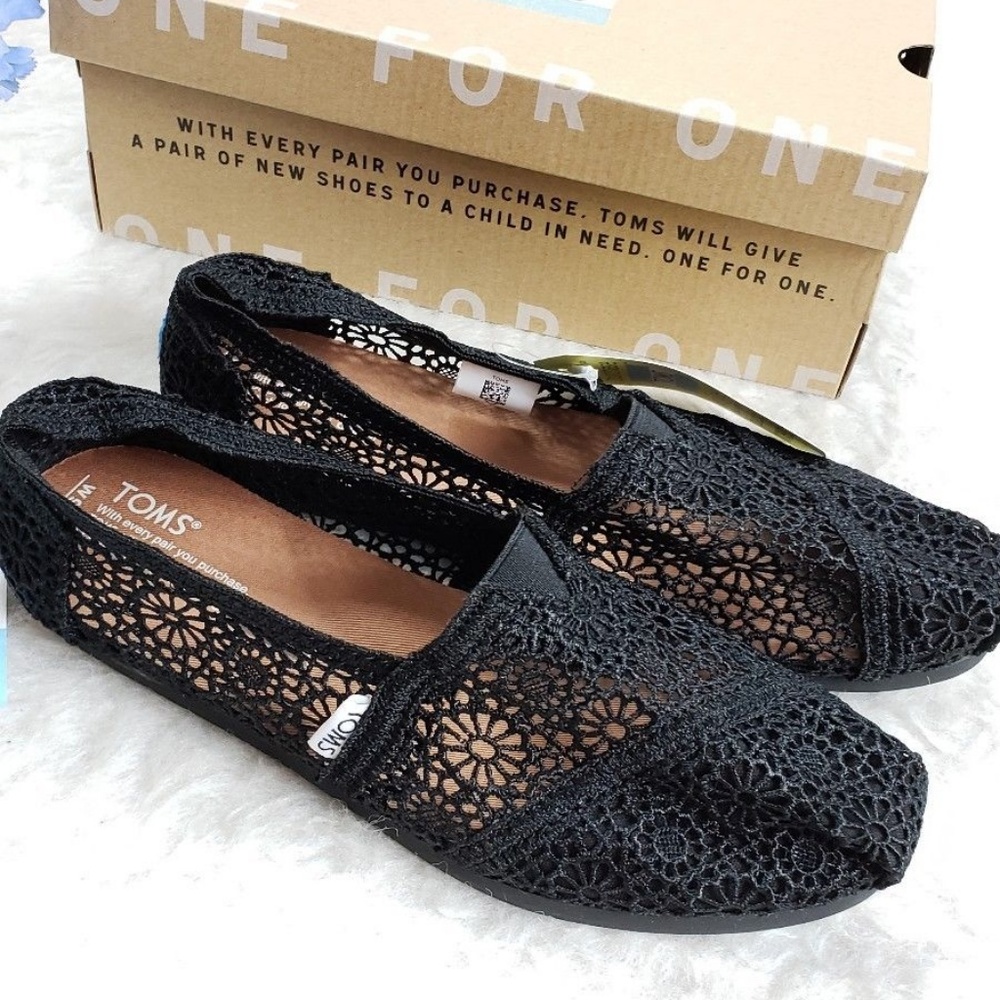 ⛔Toms Black Classic Moroccan Crochet Slip On - Picture 4 of 7